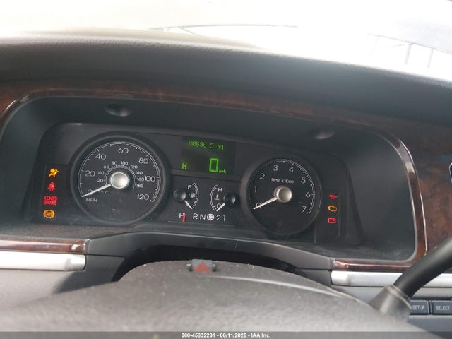 Продажа на аукционе авто 2006 Lincoln Town Car Executive, vin: 1L1FM88W26Y634729, номер лота: 45832291