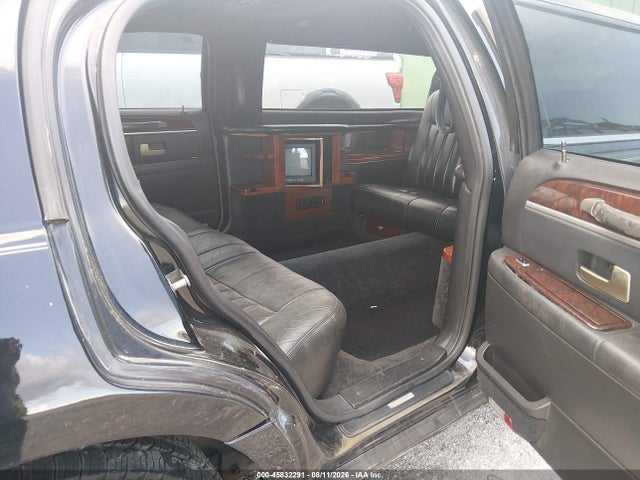 Продажа на аукционе авто 2006 Lincoln Town Car Executive, vin: 1L1FM88W26Y634729, номер лота: 45832291