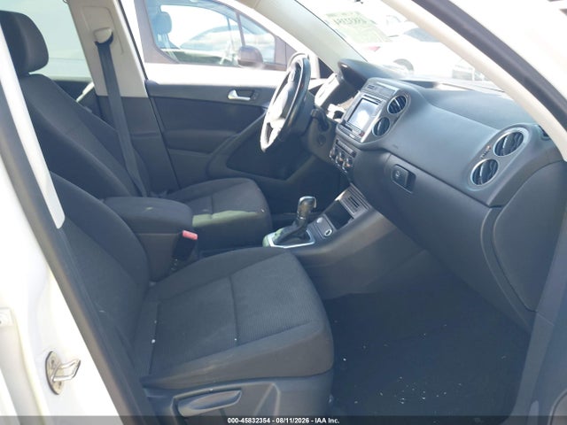 WVGAV7AX2HK046502 Volkswagen Tiguan 2.0t/2.0t S
