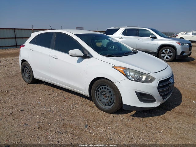 Auction sale of the 2017 Hyundai Elantra Gt, vin: KMHD35LH8HU381300, lot number: 45832424