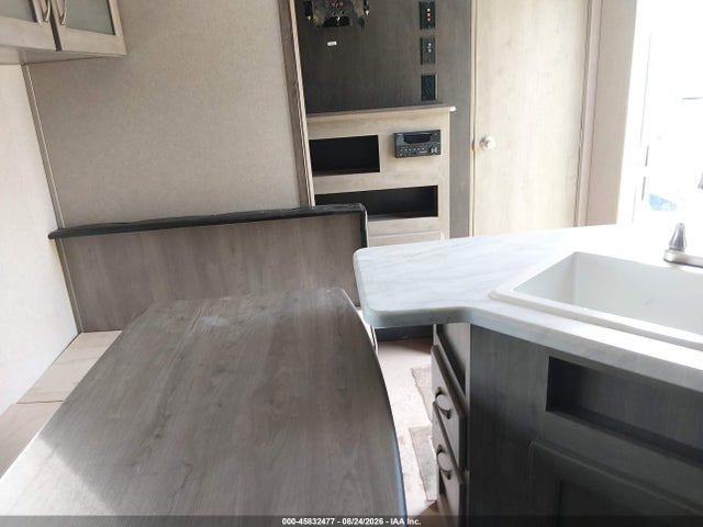 Palomino Puma 2019 5ZT2PUNB8K4002823 Image 5