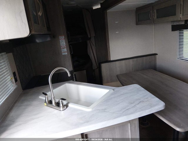Palomino Puma 2019 5ZT2PUNB8K4002823 Image 8