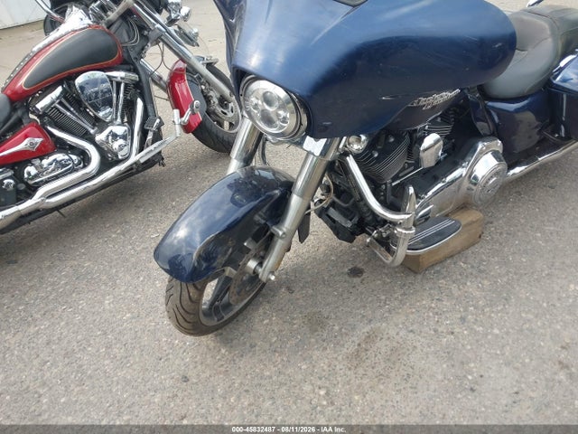 Harley-Davidson Flhx Street Glide 2014 1HD1KBM14EB695168 Image 2