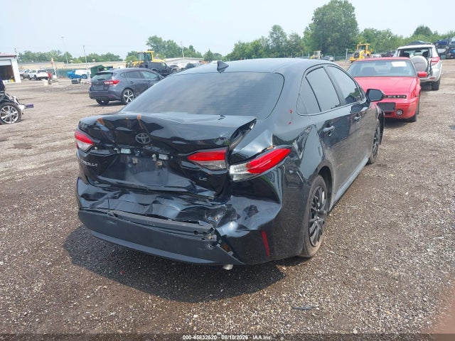 45832520 :رقم المزاد ، 5YFEPMAEXMP255818 vin ، 2021 Toyota Corolla Le مزاد بيع