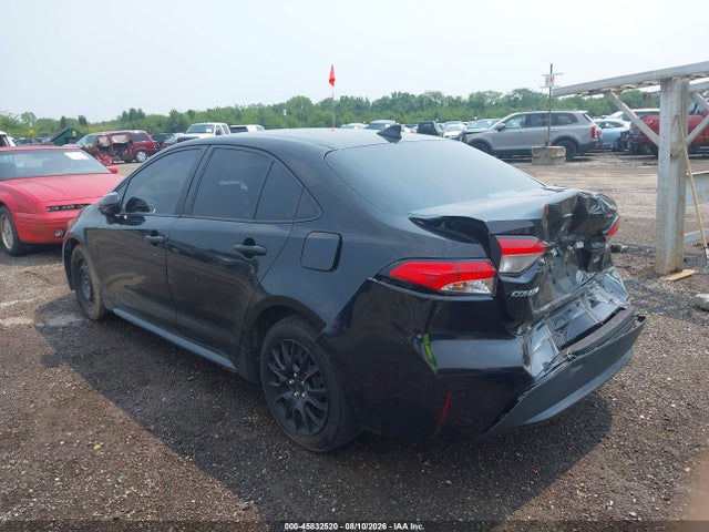 45832520 :رقم المزاد ، 5YFEPMAEXMP255818 vin ، 2021 Toyota Corolla Le مزاد بيع
