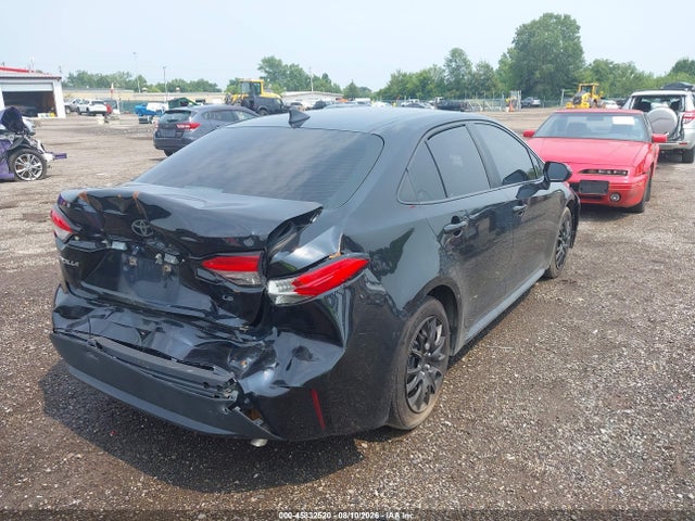 45832520 :رقم المزاد ، 5YFEPMAEXMP255818 vin ، 2021 Toyota Corolla Le مزاد بيع