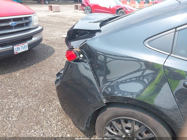 45832520 :رقم المزاد ، 5YFEPMAEXMP255818 vin ، 2021 Toyota Corolla Le مزاد بيع