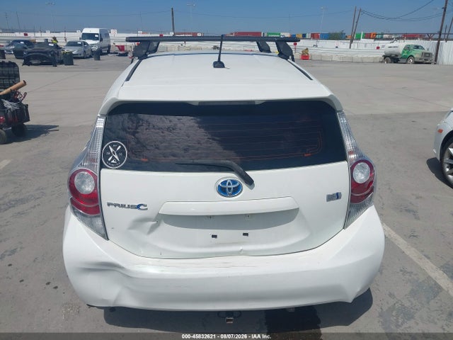 Toyota Prius C Three 2014 JTDKDTB32E1084619 Image 16