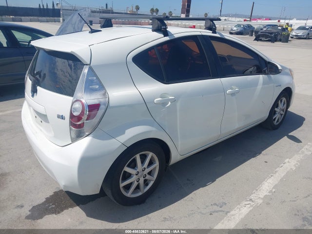 Toyota Prius C Three 2014 JTDKDTB32E1084619 Image 4