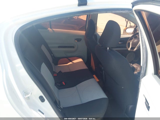 Toyota Prius C Three 2014 JTDKDTB32E1084619 Image 8