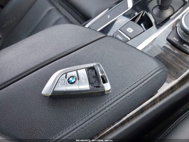 45832673 :رقم المزاد ، WBAJR7C08LWW78007 vin ، 2020 Bmw 530i Xdrive مزاد بيع