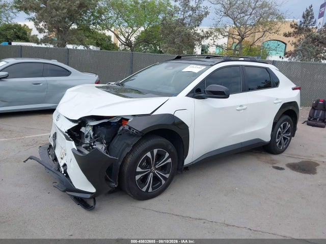 Toyota BZ4X XLE 2025 JTMAAAAA2SA072877 Image 2