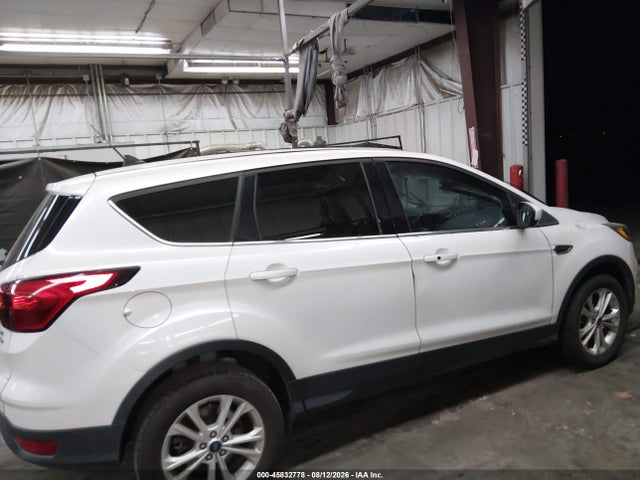 1FMCU0GD9KUA81548 Ford ESCAPE SE