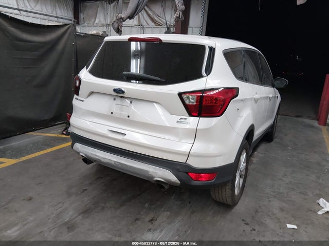 1FMCU0GD9KUA81548 Ford ESCAPE SE