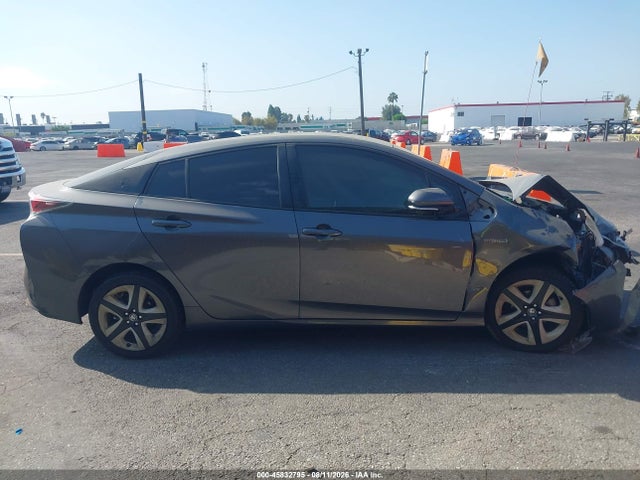 Toyota Prius Three Touring 2016 JTDKARFU5G3015915 Image 13