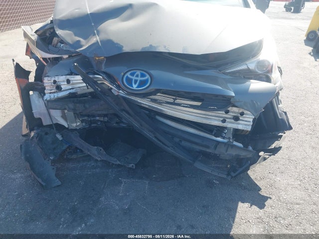 Toyota Prius Three Touring 2016 JTDKARFU5G3015915 Image 17