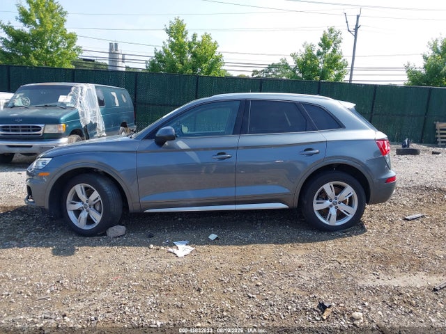 45832833 :رقم المزاد ، WA1ANAFY6J2013182 vin ، 2018 Audi Q5 2.0t Premium/2.0t Tech Premium مزاد بيع