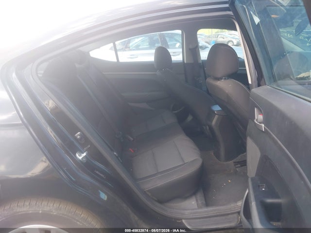 Продаж на аукціоні авто 2018 Hyundai Elantra Se, vin: 5NPD74LFXJH392834, номер лоту: 45832874