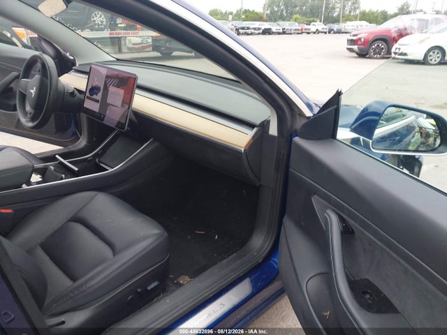 2020 Tesla Model 3 Standard Range Plus Rear-wheel Drive/standard Range Rear-wheel Drive მანქანა იყიდება აუქციონზე, vin: 5YJ3E1EAXLF736892, აუქციონის ნომერი: 45832896
