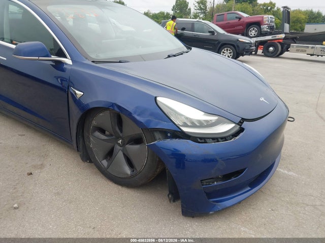 2020 Tesla Model 3 Standard Range Plus Rear-wheel Drive/standard Range Rear-wheel Drive მანქანა იყიდება აუქციონზე, vin: 5YJ3E1EAXLF736892, აუქციონის ნომერი: 45832896