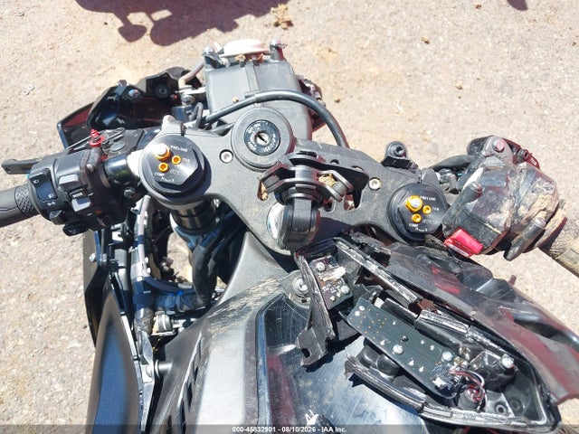 Yamaha YZFR1 2022 JYARN66E2NA001985 Image 7
