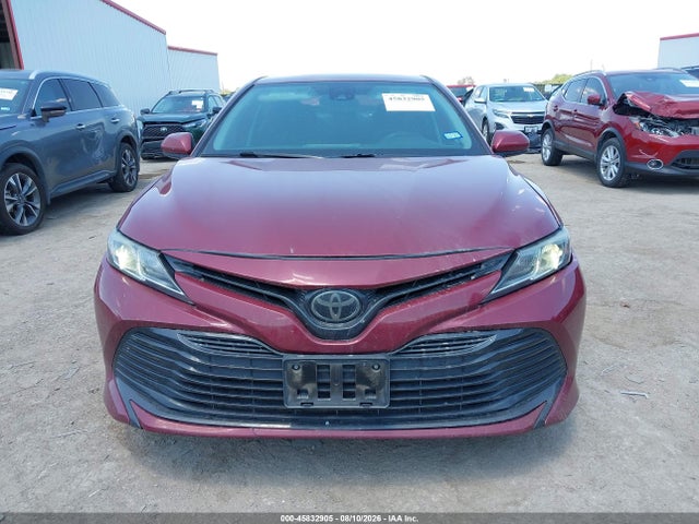 45832905 :رقم المزاد ، 4T1B11HK3KU855395 vin ، 2019 Toyota Camry Le مزاد بيع