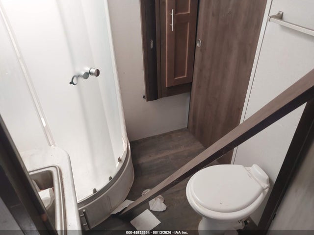 2019 Forest River Wildcat Series M-29r მანქანა იყიდება აუქციონზე, vin: 4X4TWCE2XKT018038, აუქციონის ნომერი: 45832934