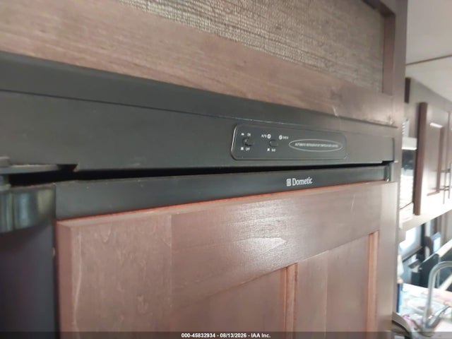 2019 Forest River Wildcat Series M-29r მანქანა იყიდება აუქციონზე, vin: 4X4TWCE2XKT018038, აუქციონის ნომერი: 45832934