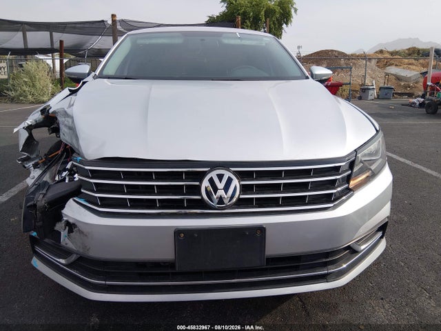 Продажа на аукционе авто 2018 Volkswagen Passat 2.0t R-line/2.0t S, vin: 1VWAA7A36JC019216, номер лота: 45832967
