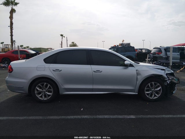 Продажа на аукционе авто 2018 Volkswagen Passat 2.0t R-line/2.0t S, vin: 1VWAA7A36JC019216, номер лота: 45832967
