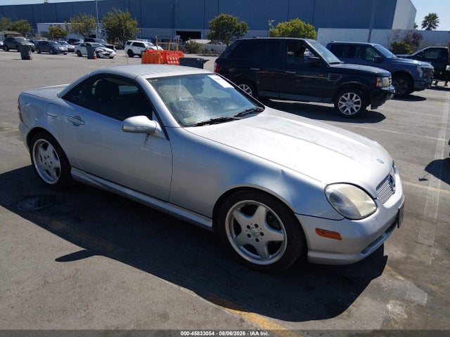 45833054 :رقم المزاد ، WDBKK65F31F219390 vin ، 2001 Mercedes-benz Slk 320 مزاد بيع