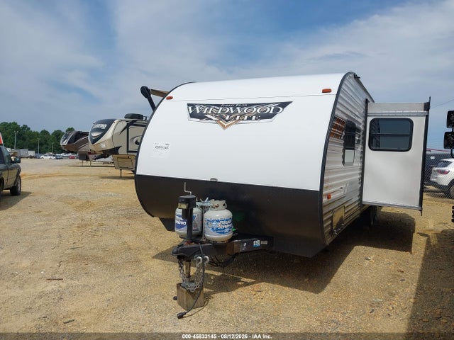 45833145 :رقم المزاد ، 4X4TWDB2XM7371482 vin ، 2021 Wildwood Forest River Travel Trailer مزاد بيع