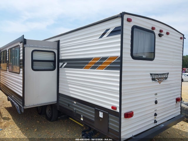 45833145 :رقم المزاد ، 4X4TWDB2XM7371482 vin ، 2021 Wildwood Forest River Travel Trailer مزاد بيع
