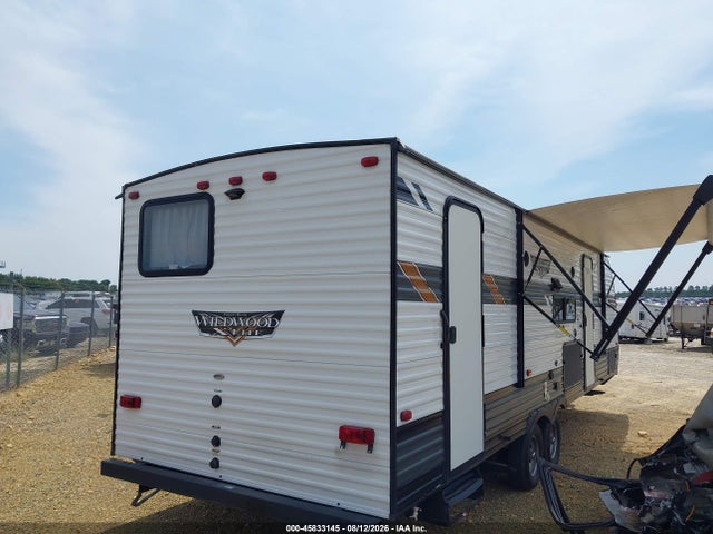 45833145 :رقم المزاد ، 4X4TWDB2XM7371482 vin ، 2021 Wildwood Forest River Travel Trailer مزاد بيع