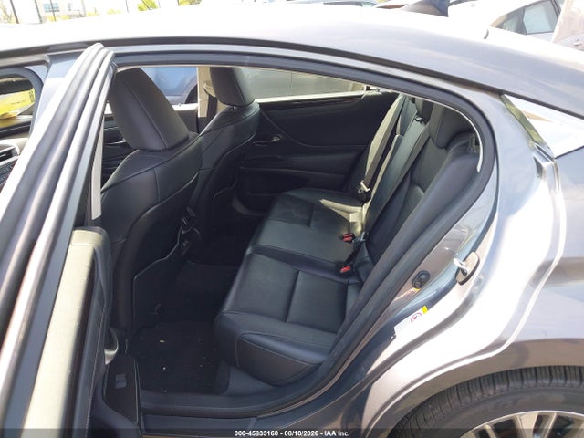 Продажа на аукционе авто 2019 Lexus Es 350, vin: JTHBZ1B18K2001106, номер лота: 45833160