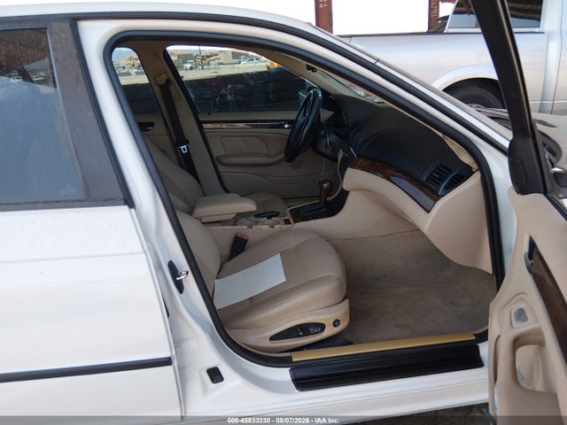 Продажа на аукционе авто 2005 Bmw 325i, vin: WBAEV33425KW18923, номер лота: 45833330