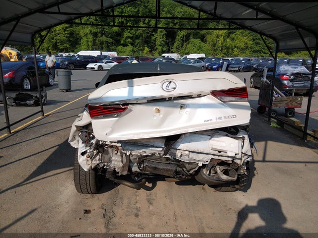 Продажа на аукционе авто 2018 Lexus Is 300, vin: JTHC81D23J5028689, номер лота: 45833333