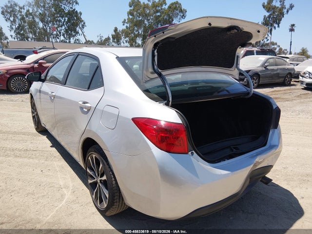 Toyota COROLLA SE 2018 5YFBURHE3JP826141 Image 3