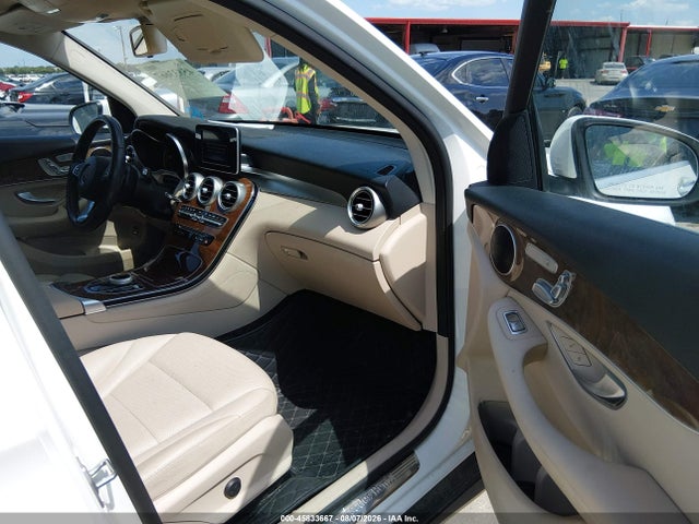 WDC0G4JB8JV033636 Mercedes-Benz GLC 300