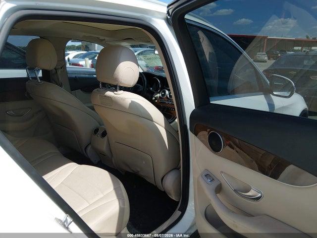 WDC0G4JB8JV033636 Mercedes-Benz GLC 300