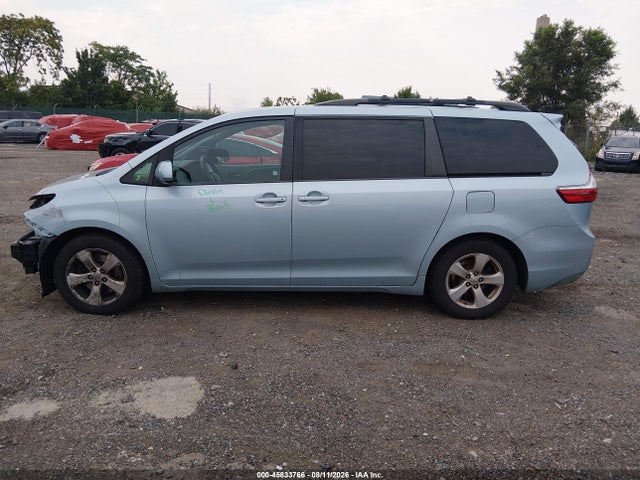 Aukcja sprzedaży 2015 Toyota Sienna Le 8 Passenger, vin: 5TDKK3DC6FS556666, numer aukcji: 45833766