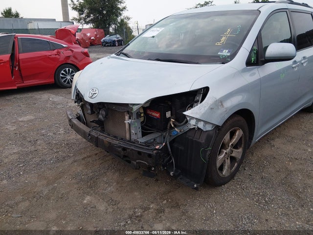 Aukcja sprzedaży 2015 Toyota Sienna Le 8 Passenger, vin: 5TDKK3DC6FS556666, numer aukcji: 45833766