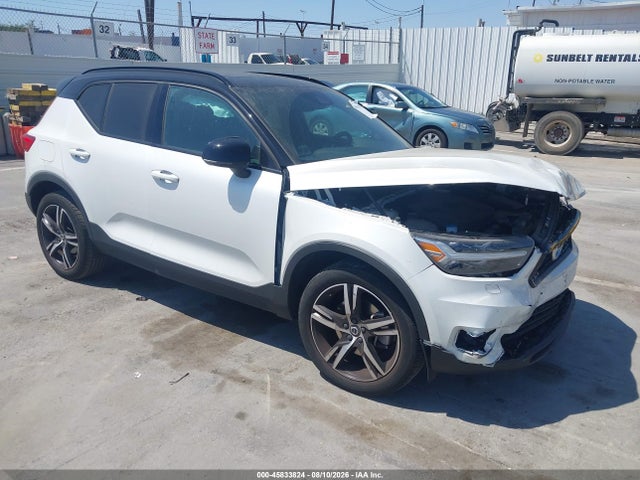 Volvo Xc40 T5 R-design 2022 YV4162UM6N2787203 zdjęcie główne