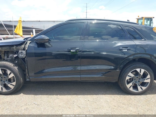 45833826 :رقم المزاد ، WA1AAAGE5NB025314 vin ، 2022 Audi E-tron Premium Quattro مزاد بيع