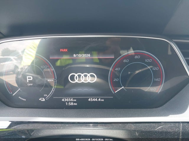45833826 :رقم المزاد ، WA1AAAGE5NB025314 vin ، 2022 Audi E-tron Premium Quattro مزاد بيع