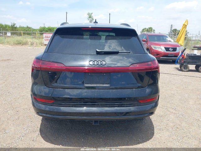 45833826 :رقم المزاد ، WA1AAAGE5NB025314 vin ، 2022 Audi E-tron Premium Quattro مزاد بيع