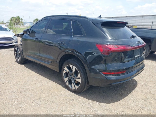 45833826 :رقم المزاد ، WA1AAAGE5NB025314 vin ، 2022 Audi E-tron Premium Quattro مزاد بيع
