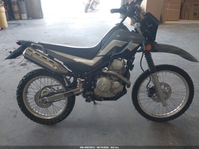 JYADG24E5PA016564 Yamaha XT250