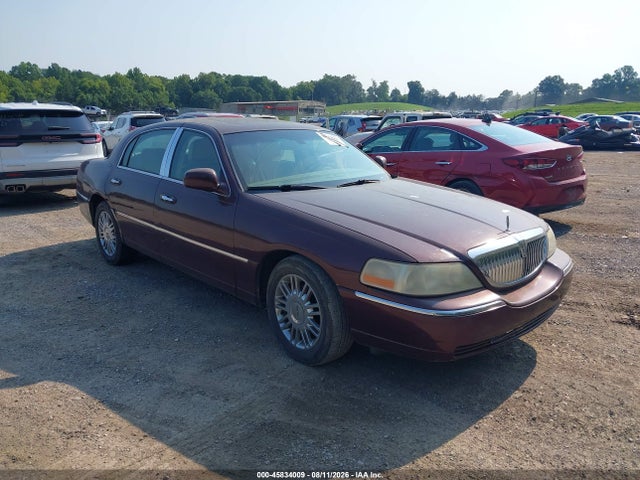 45834009 :رقم المزاد ، 1LNHM83V26Y621761 vin ، 2006 Lincoln Town Car Designer Series مزاد بيع