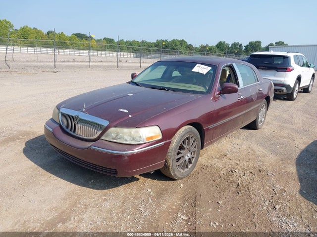 2006 Lincoln Town Car Designer Series მანქანა იყიდება აუქციონზე, vin: 1LNHM83V26Y621761, აუქციონის ნომერი: 45834009